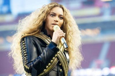 Six Popular Celebs Who Slimmed Down Fast Post-Pregnancy Six Popular Celebs Who Slimmed Down Fast Post-Pregnancy